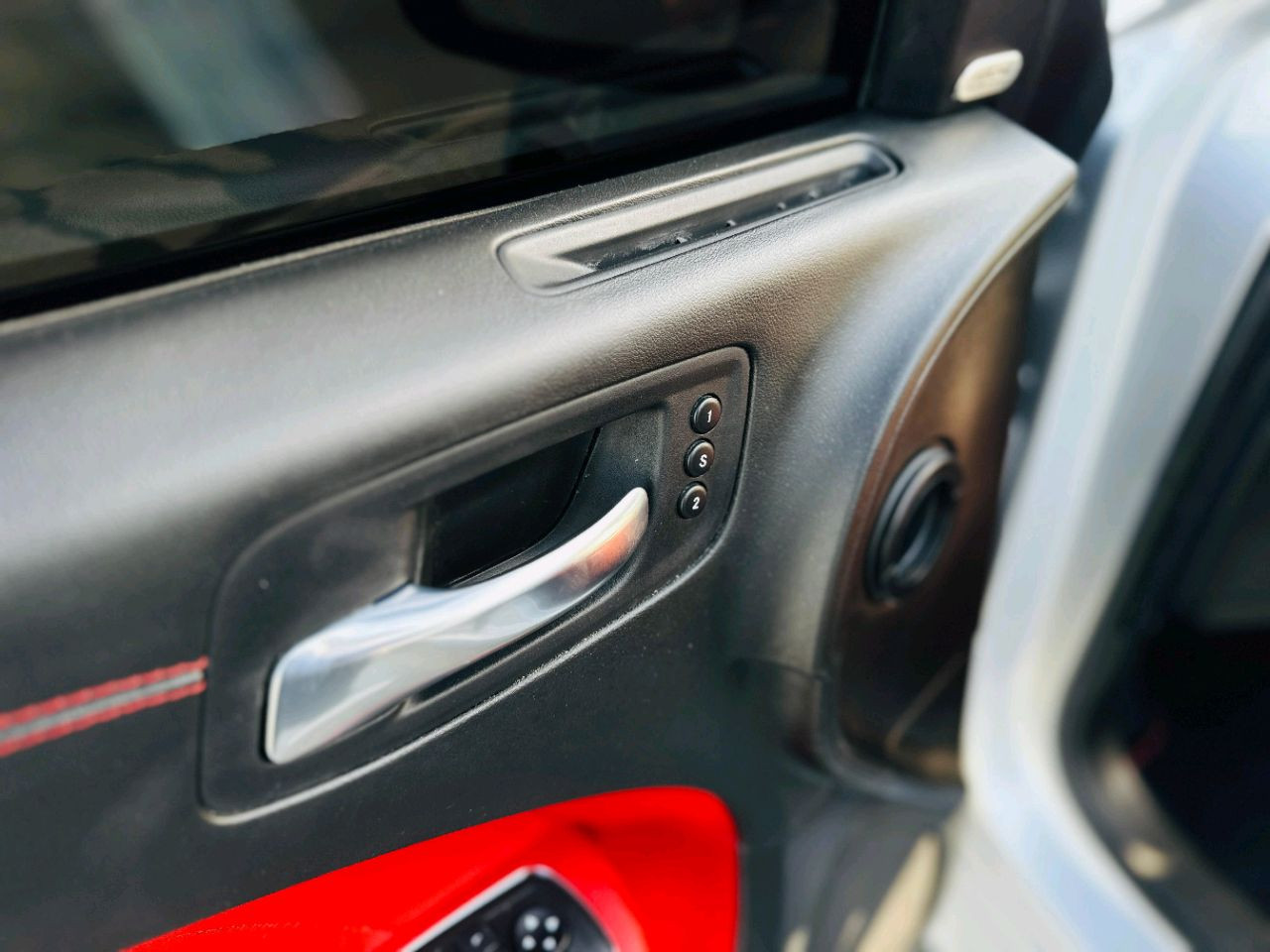 Dodge Charger - Image 12