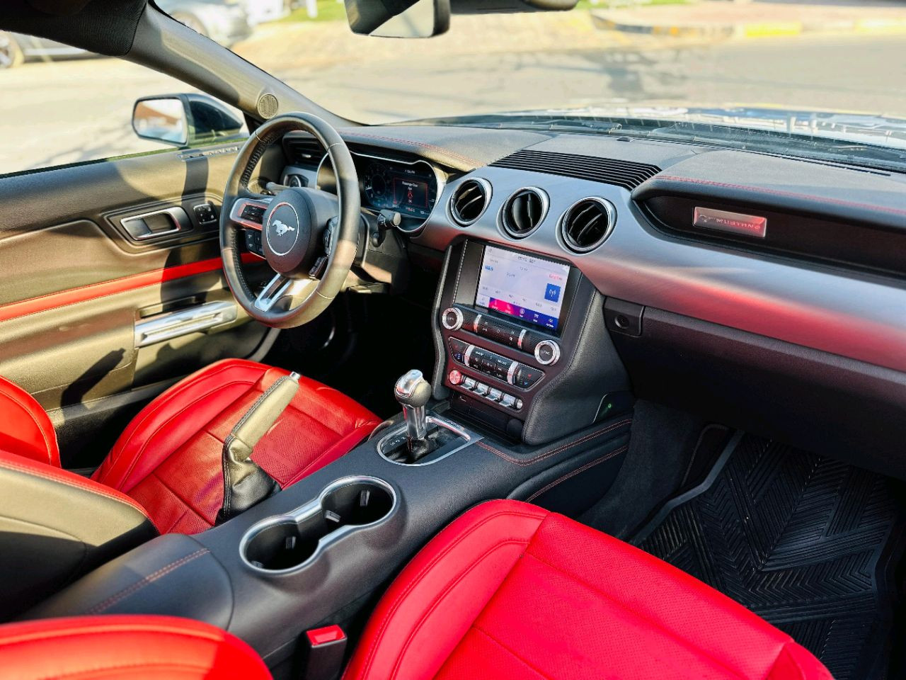 Ford Mustang - Image 2