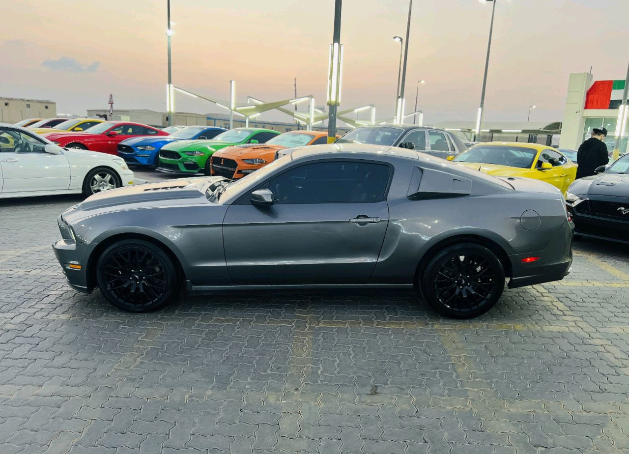 Ford Mustang - Image 6