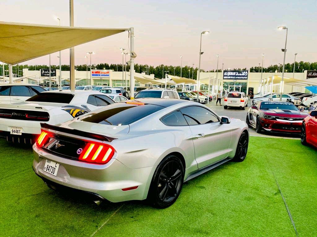 Ford Mustang - Image 4
