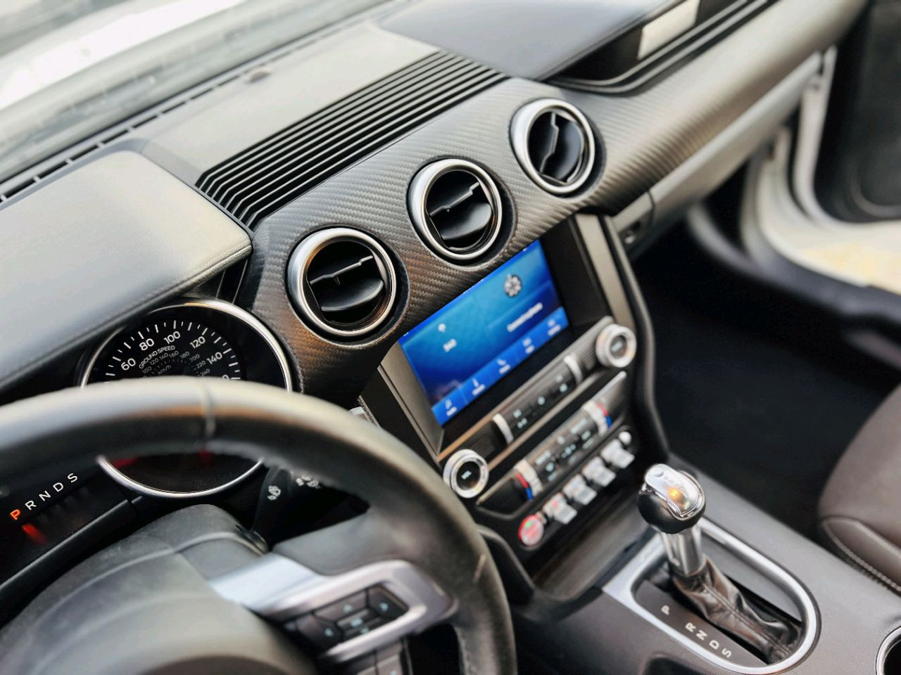 Ford Mustang - Image 12