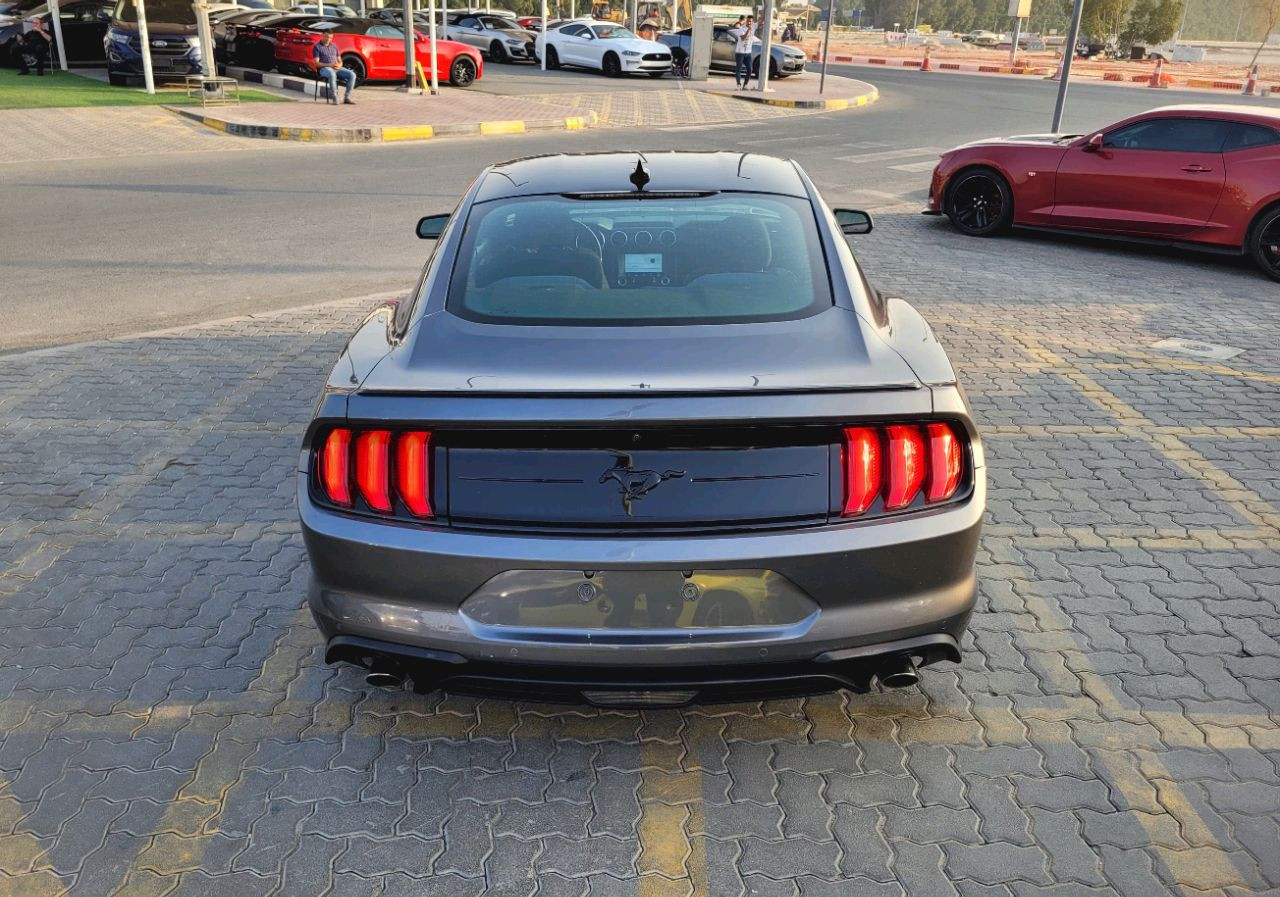 Ford Mustang - Image 9