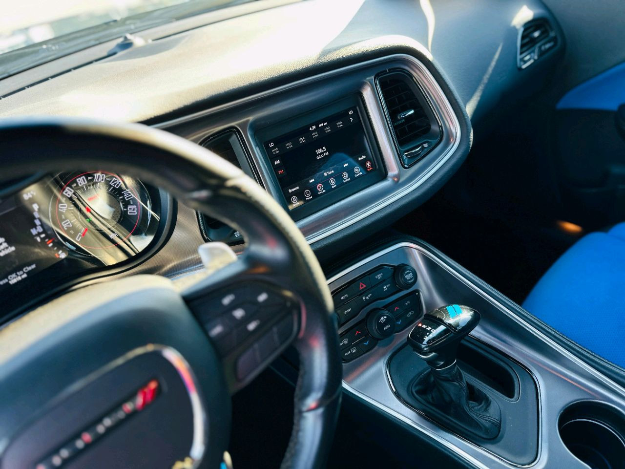 Dodge Challenger - Image 12
