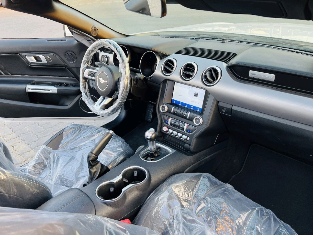 Ford Mustang - Image 7