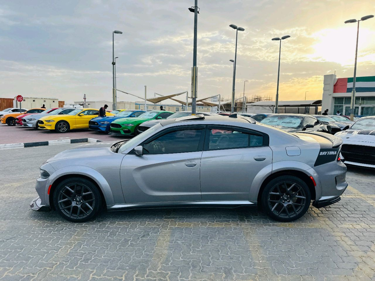 Dodge Charger - Image 9