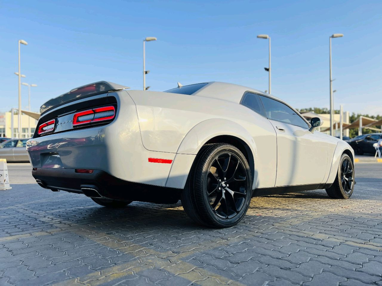 Dodge Challenger - Image 8