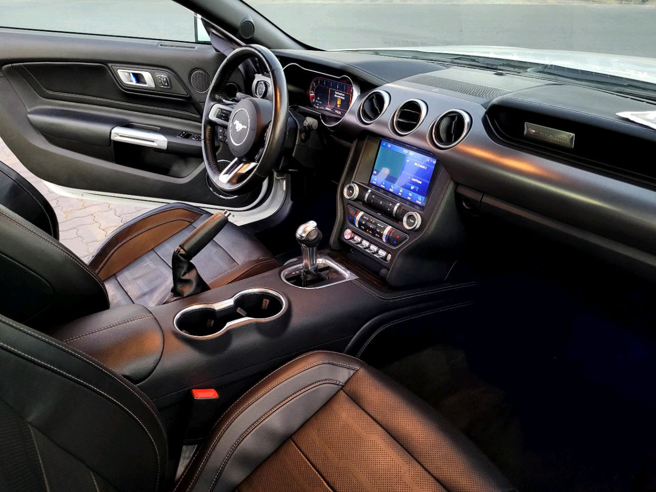 Ford Mustang - Image 10