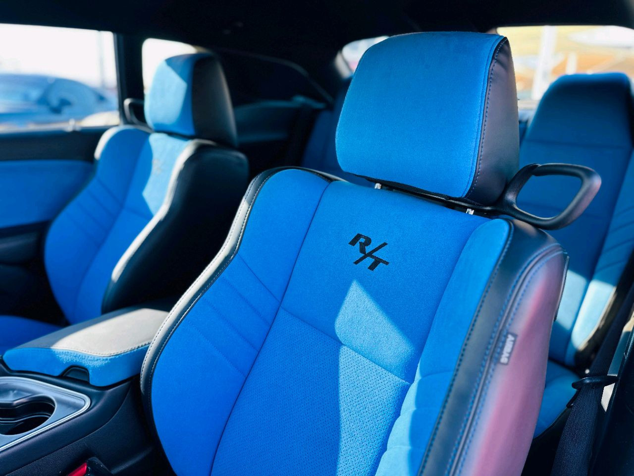 Dodge Challenger - Image 11