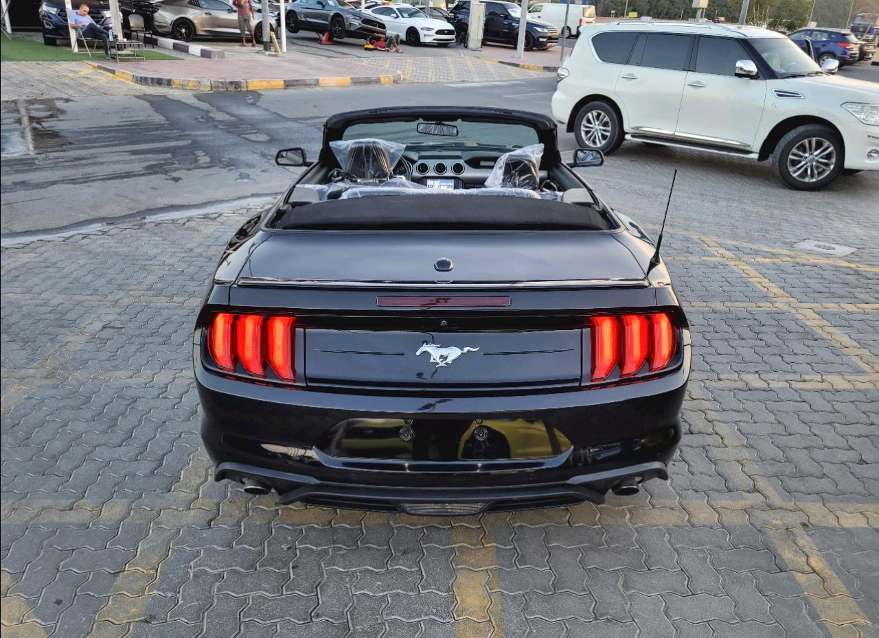 Ford Mustang - Image 5
