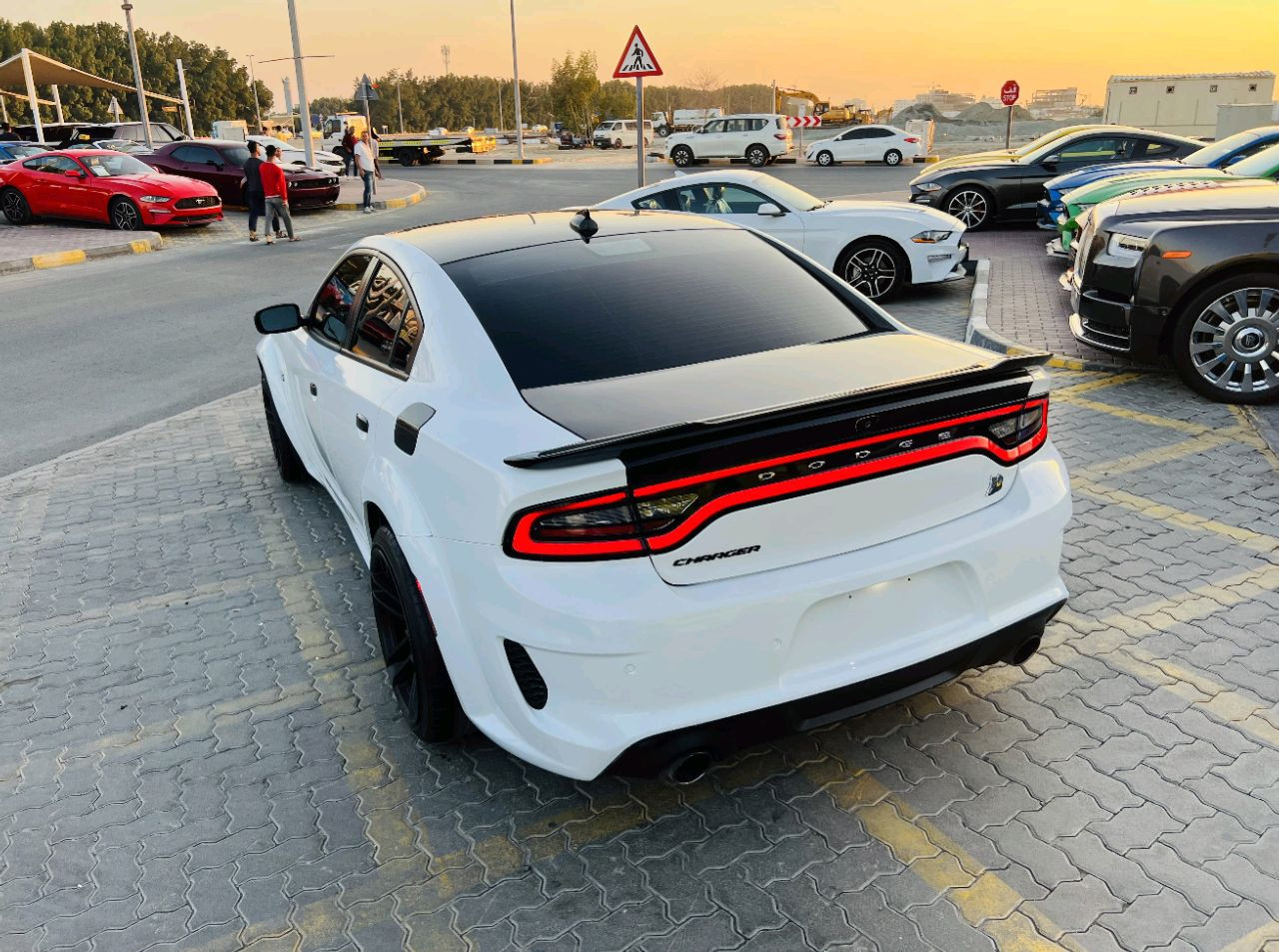 Dodge Charger - Image 6