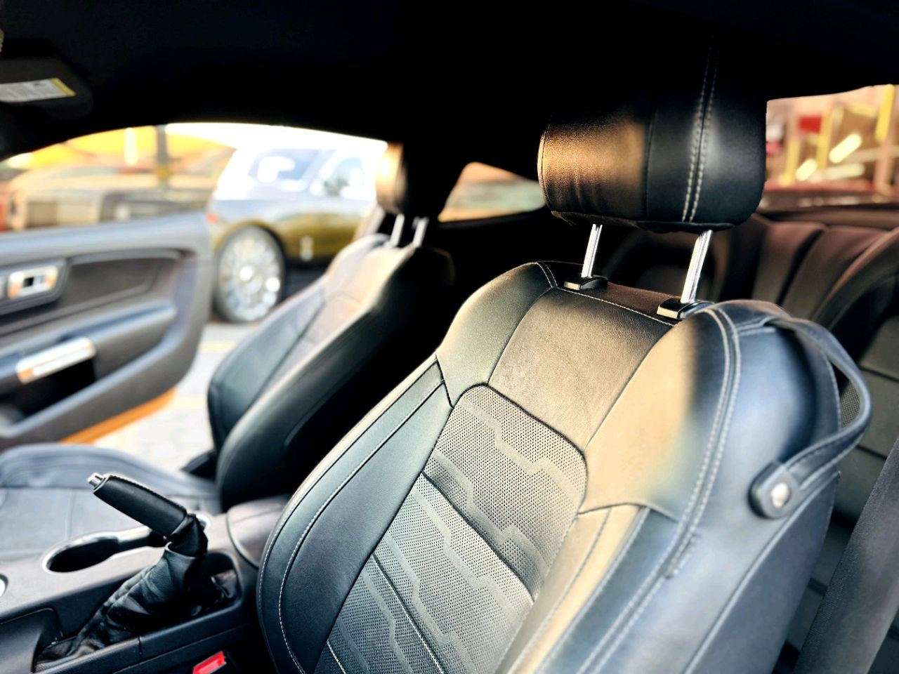 Ford Mustang - Image 9