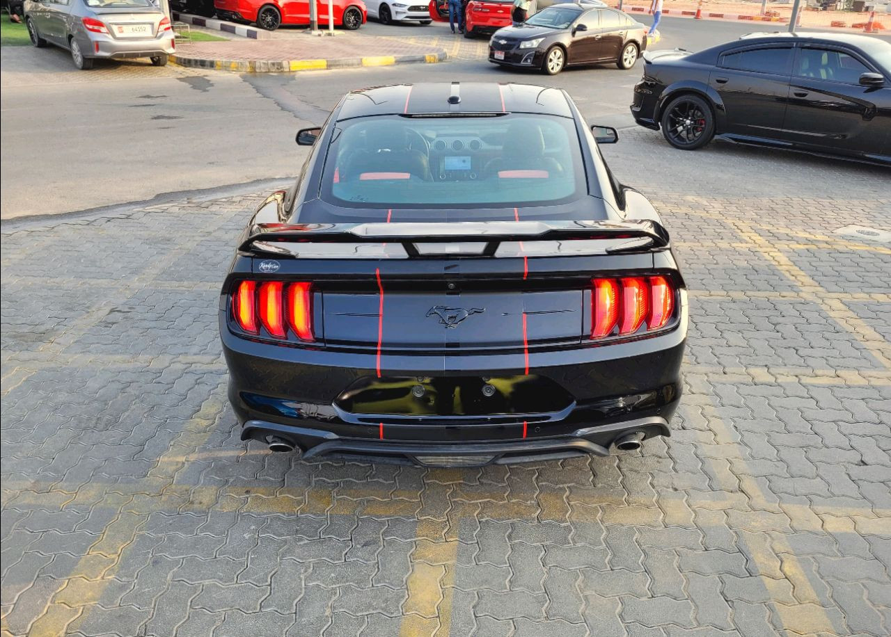 Ford Mustang - Image 4