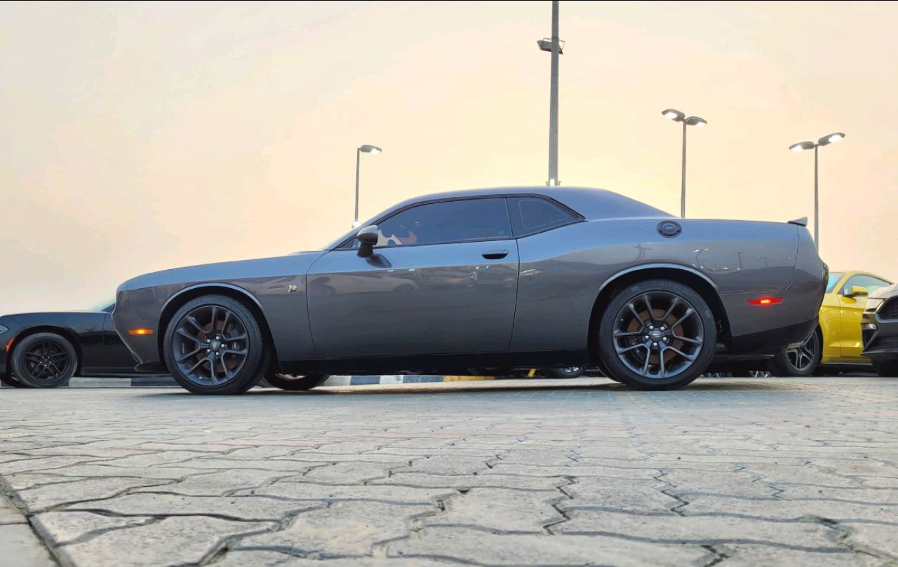 Dodge Challenger - Image 6