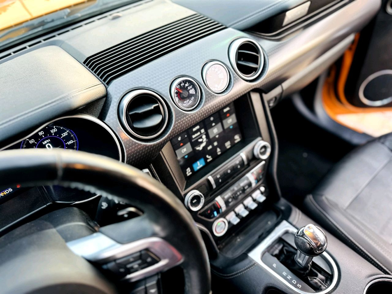 Ford Mustang - Image 10