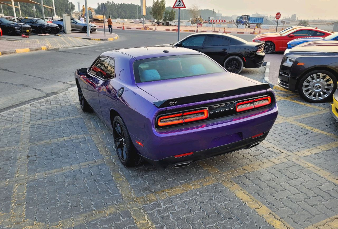 Dodge Challenger - Image 7
