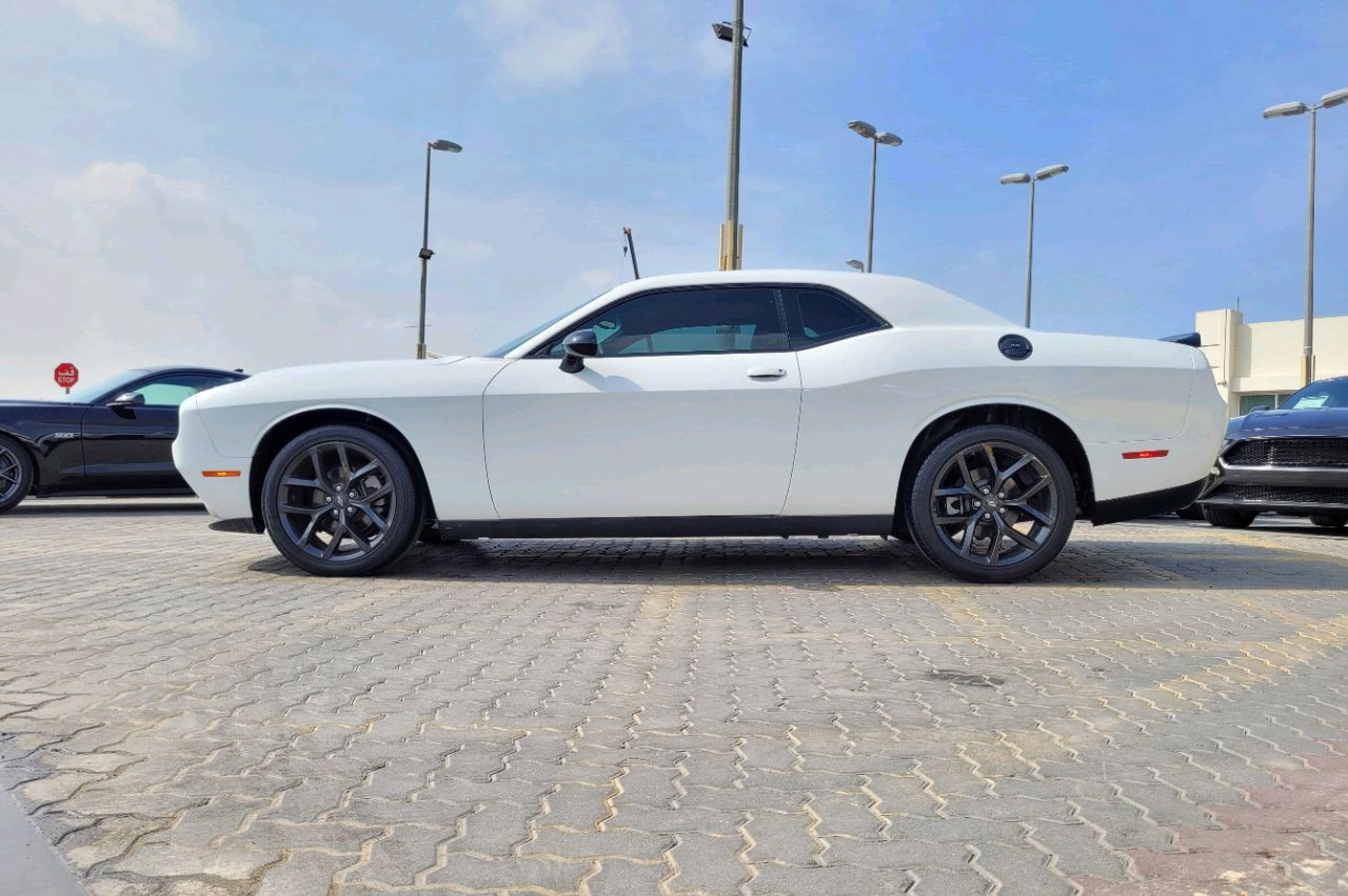 Dodge Challenger - Image 8