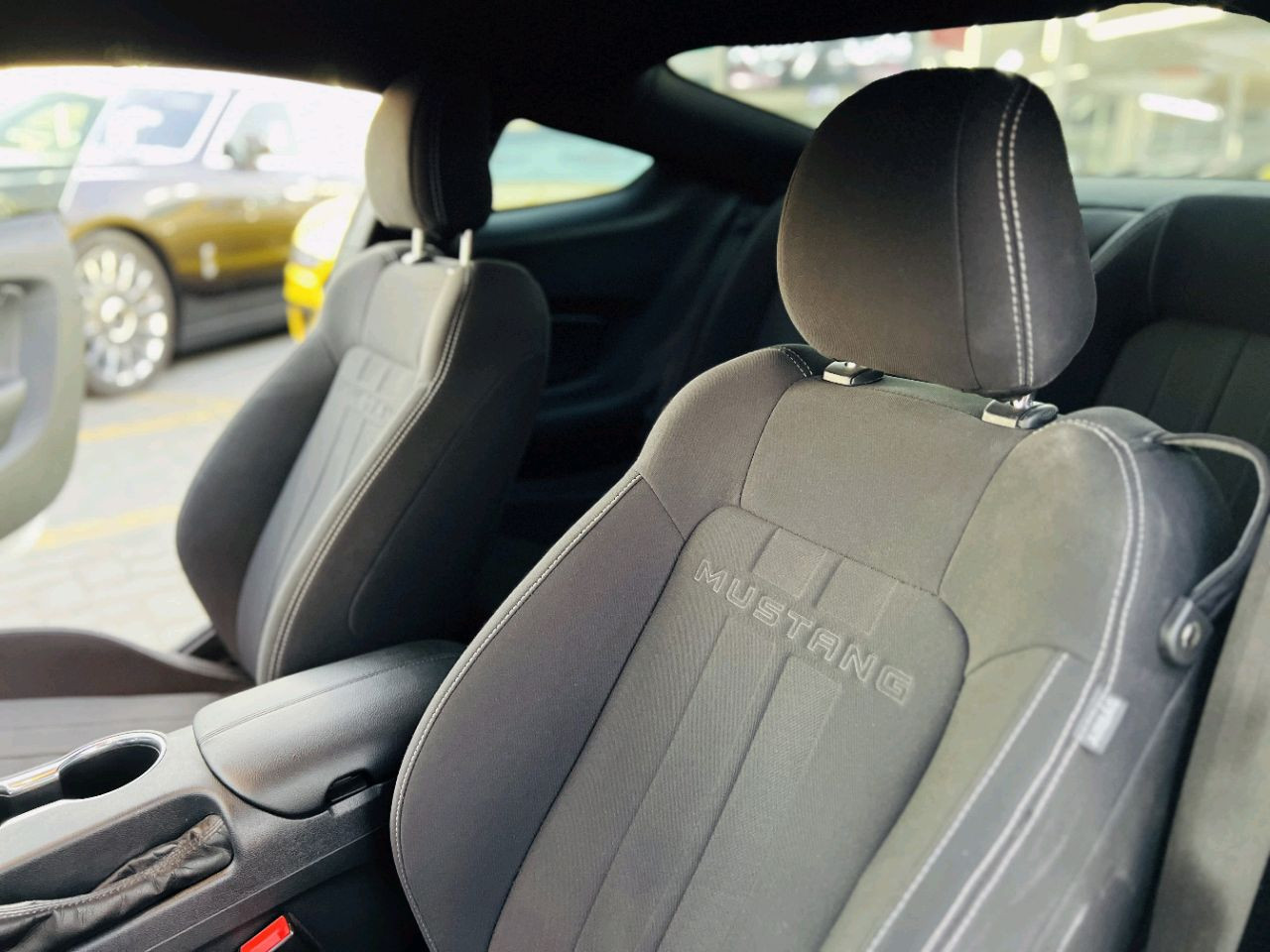 Ford Mustang - Image 11