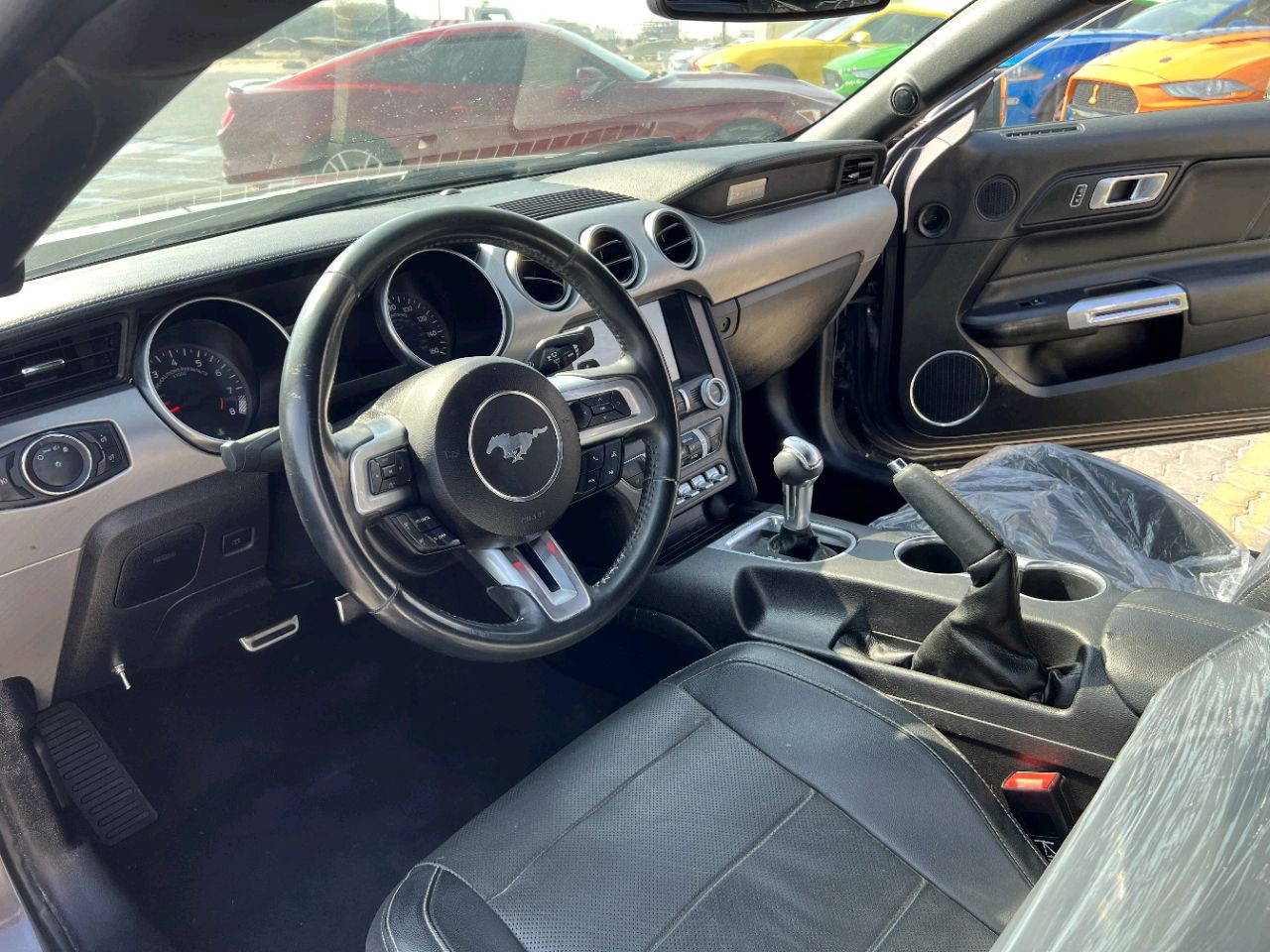 Ford Mustang - Image 11