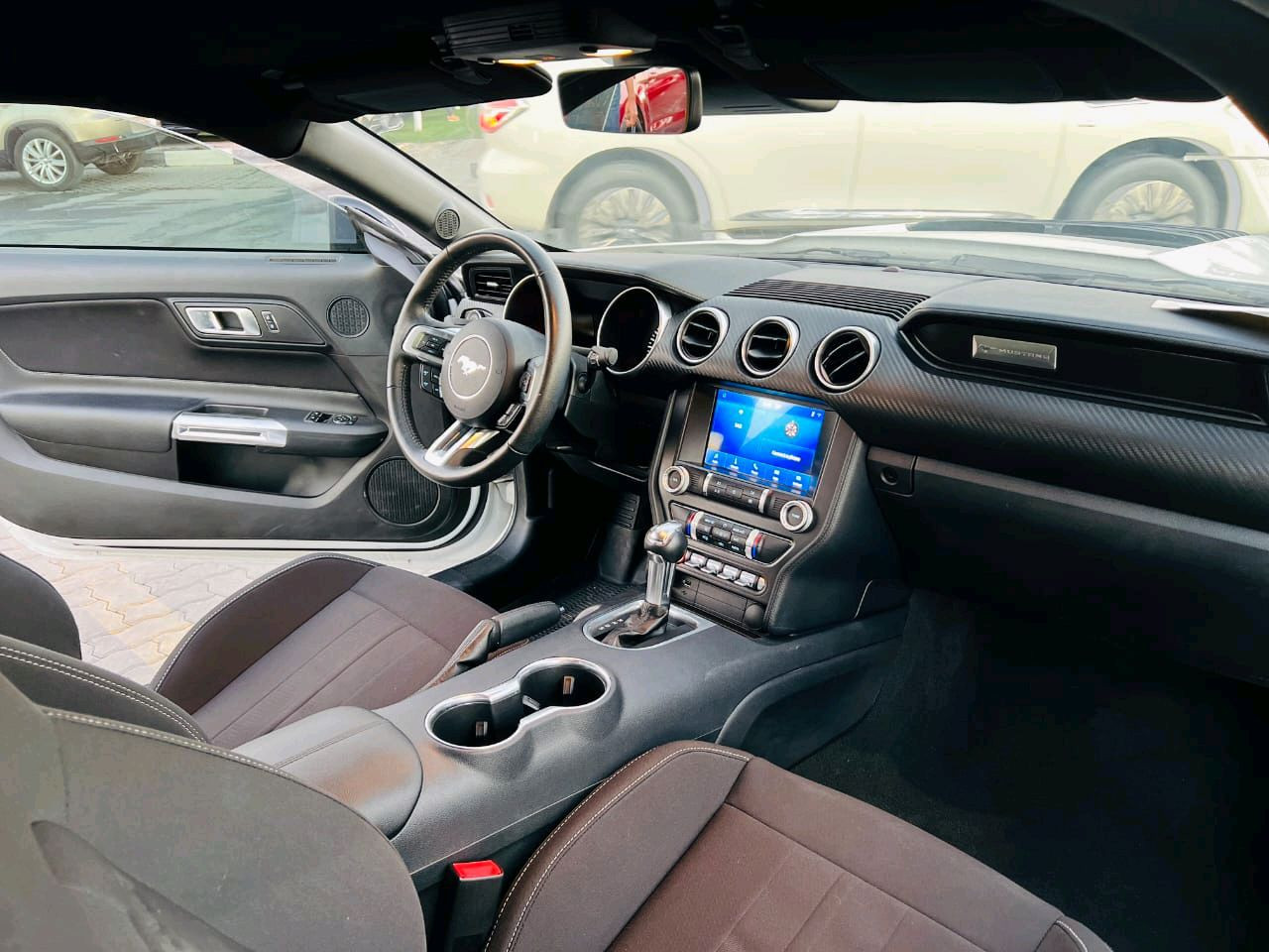 Ford Mustang - Image 10