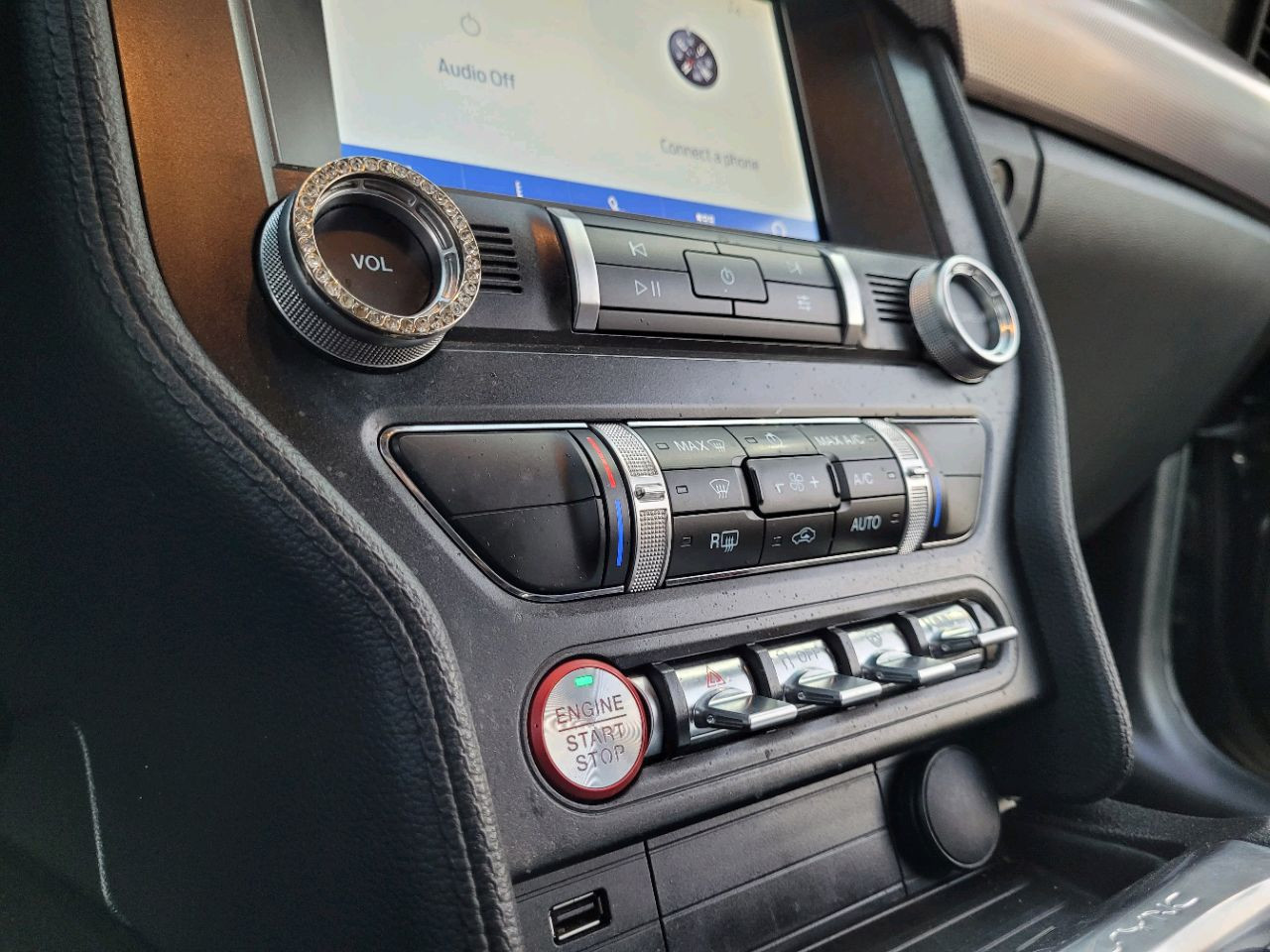 Ford Mustang - Image 14