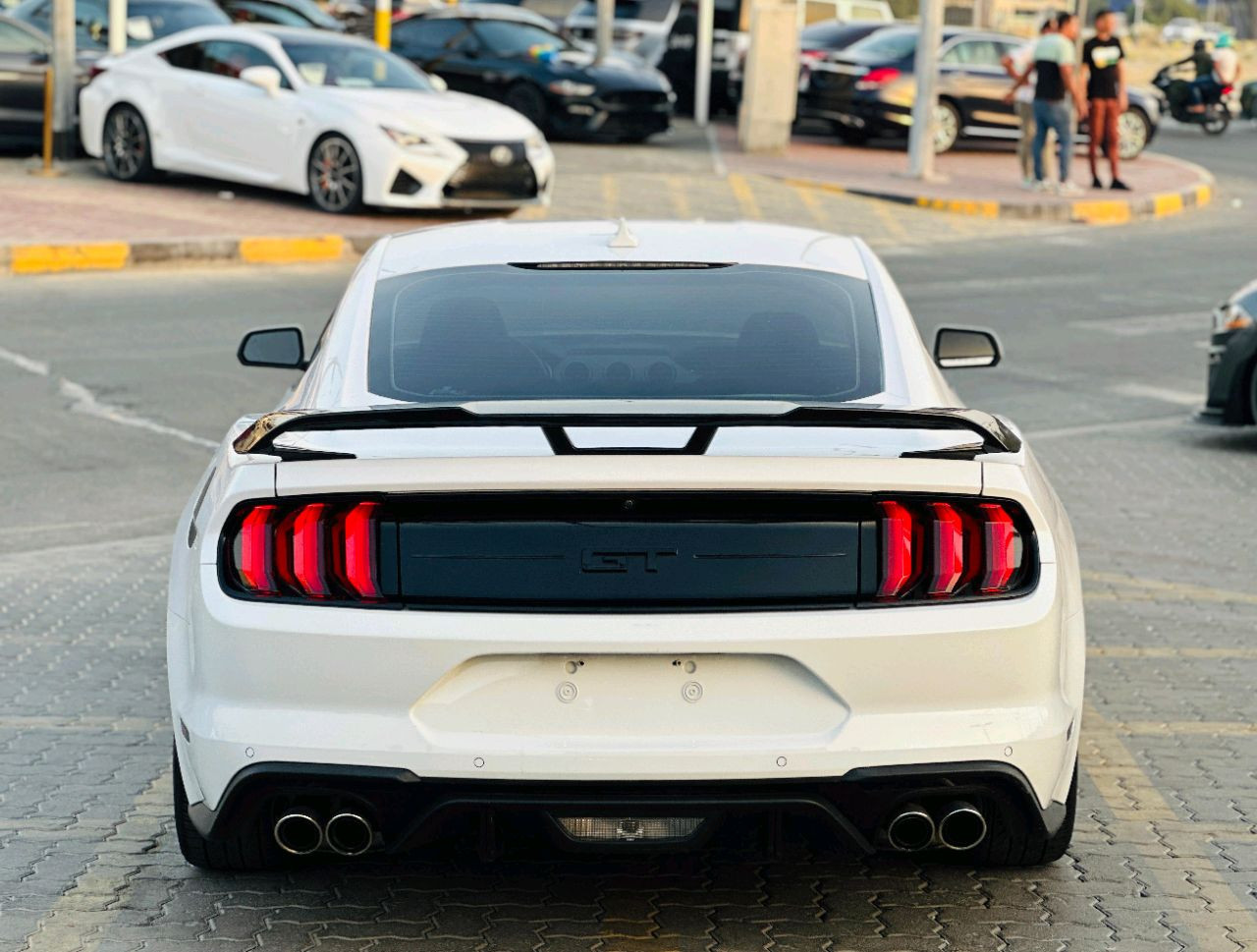 Ford Mustang - Image 7