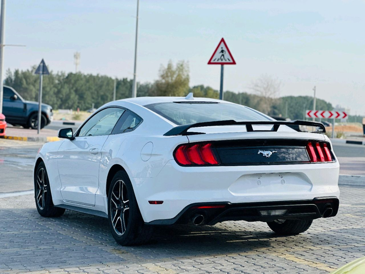 Ford Mustang - Image 7