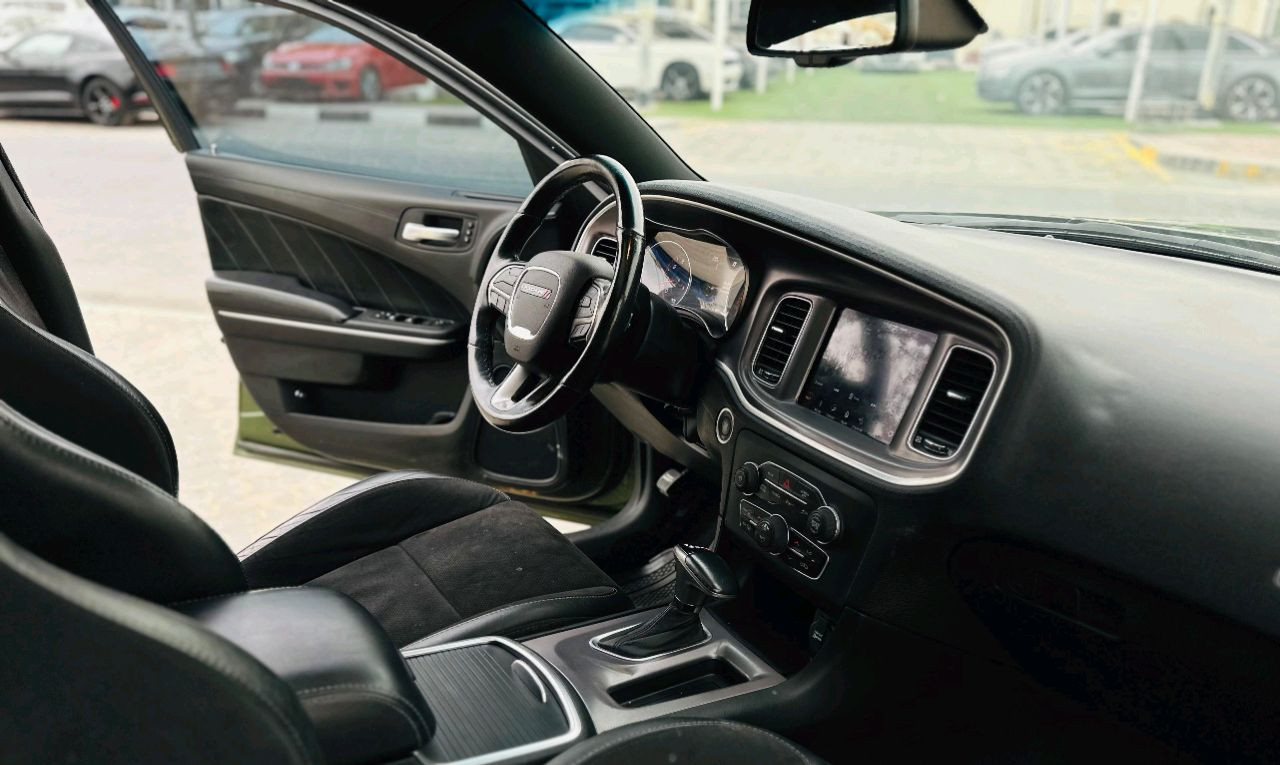 Dodge Charger - Image 10