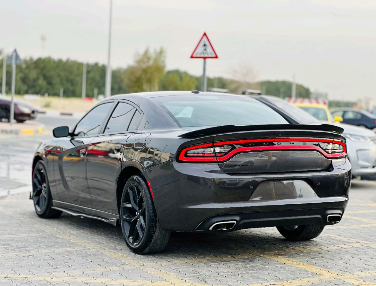 Dodge Charger - Image 8