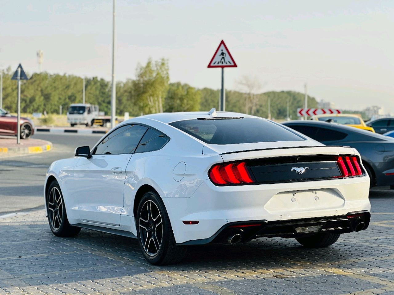 Ford Mustang - Image 9