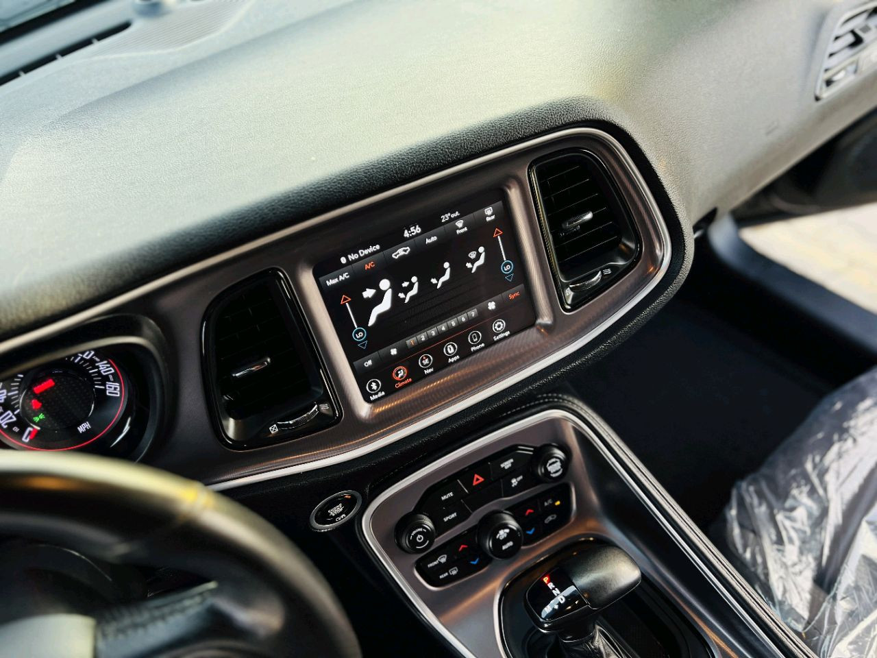 Dodge Challenger - Image 9