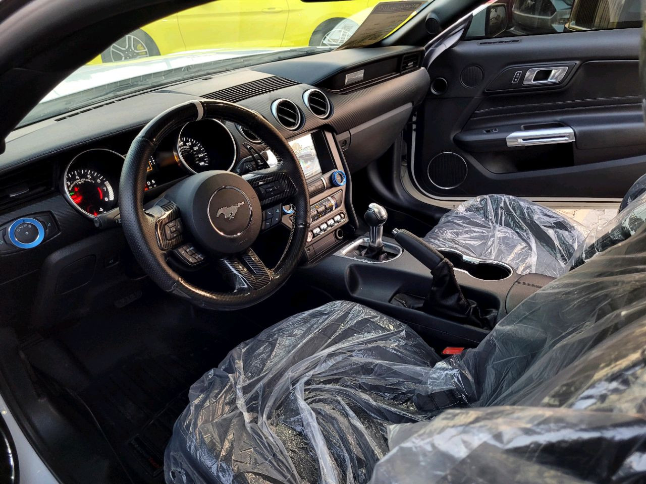 Ford Mustang - Image 9