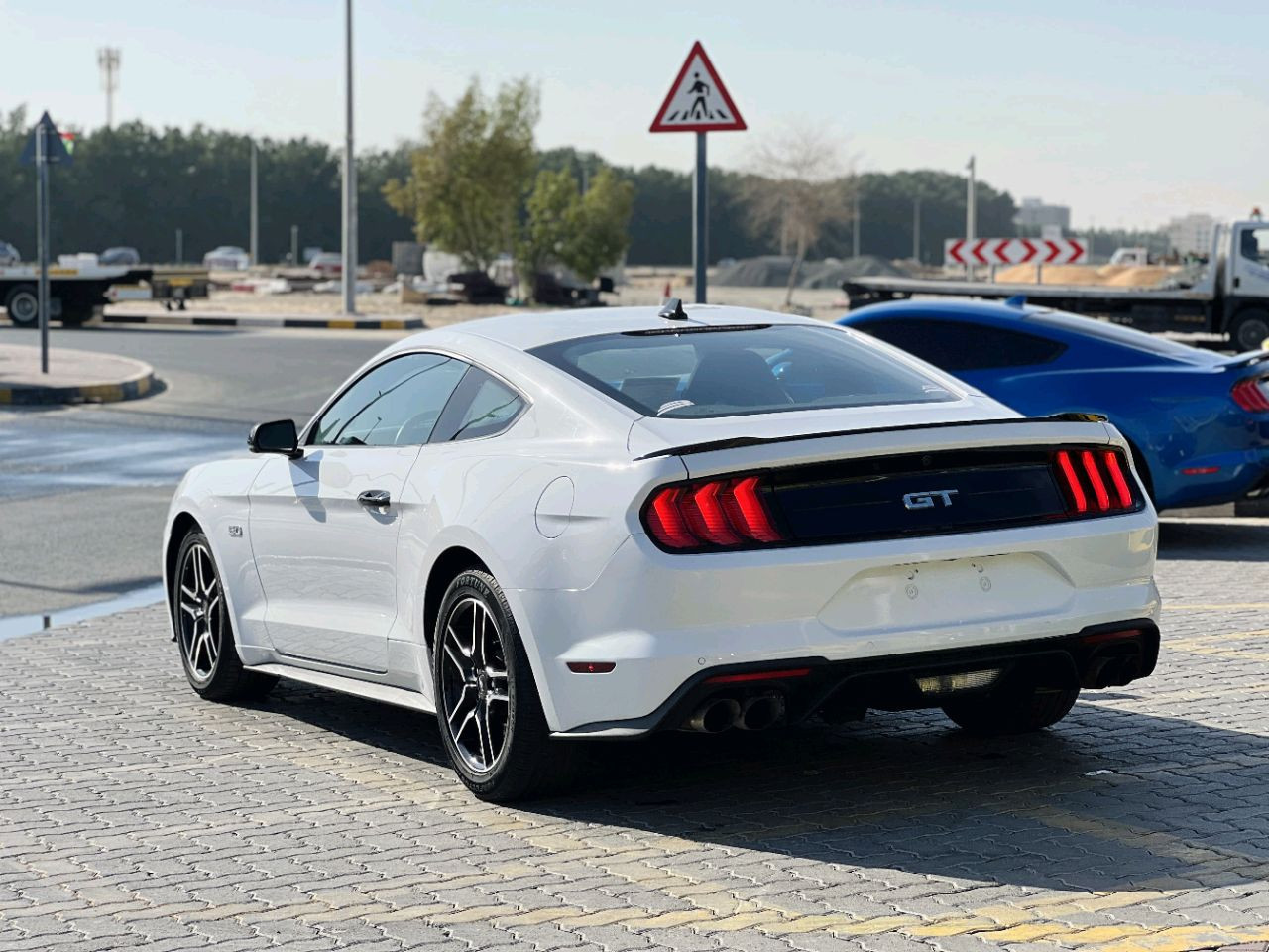 Ford Mustang - Image 8