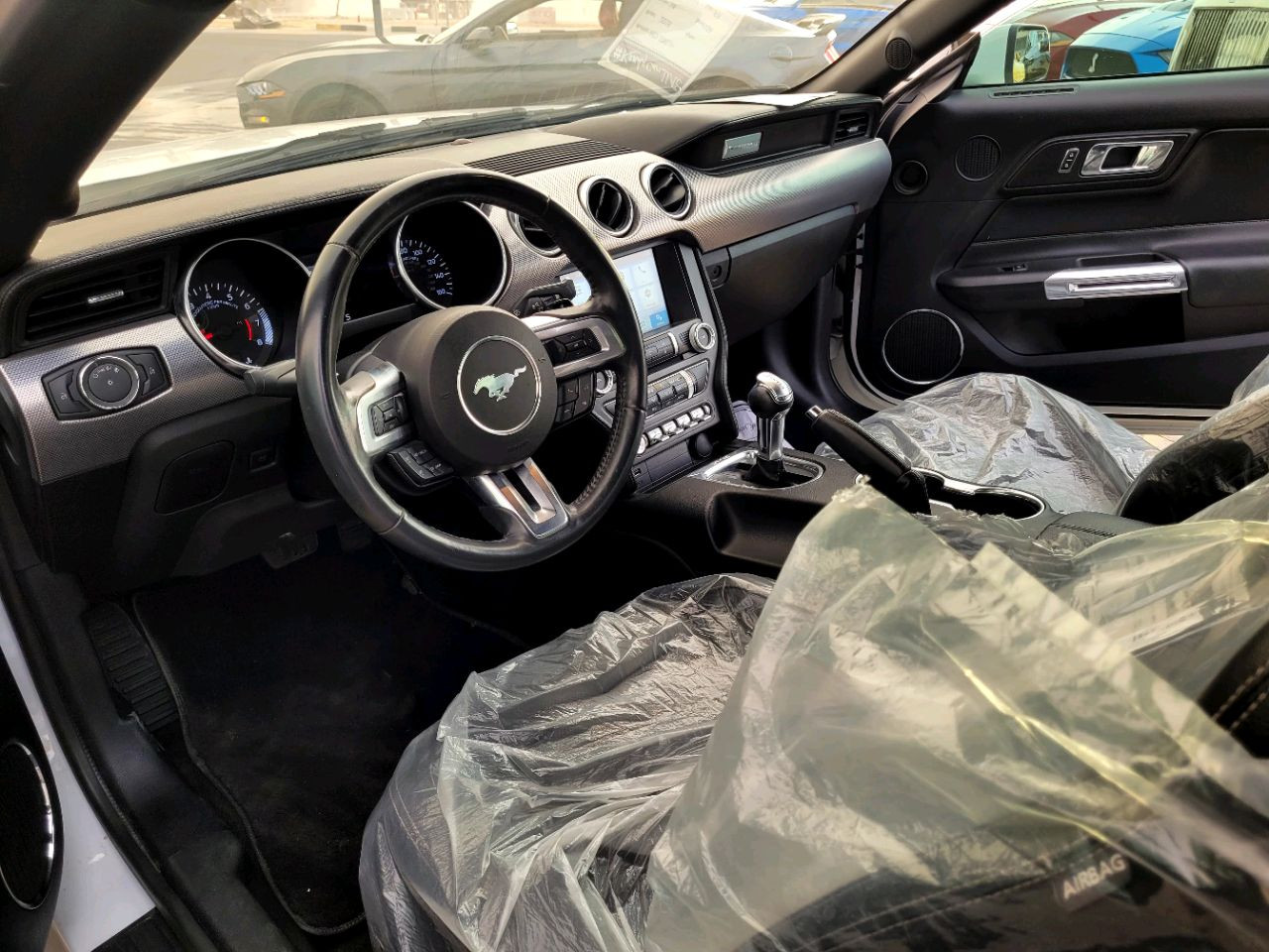 Ford Mustang - Image 11