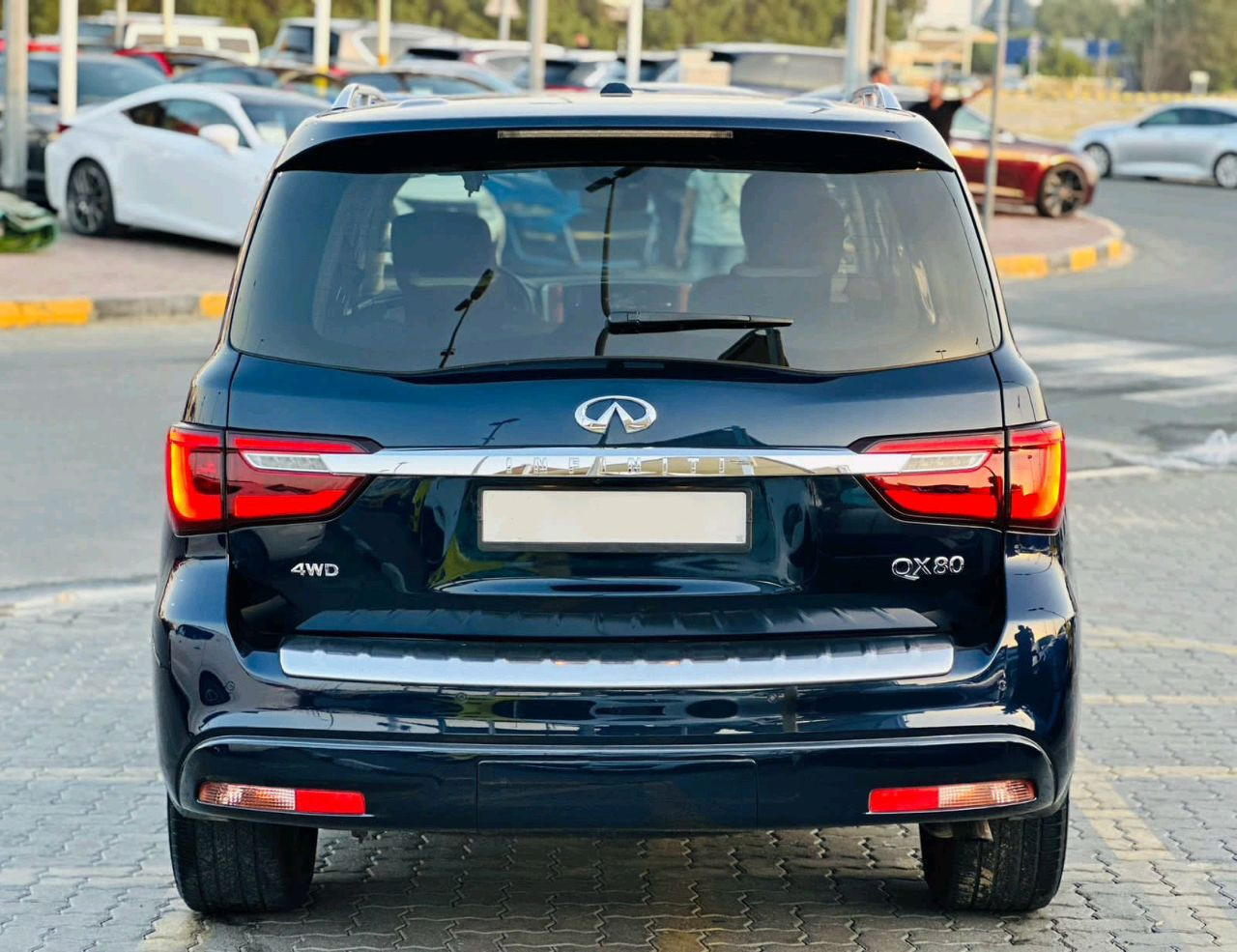 Infiniti QX80 - Image 7