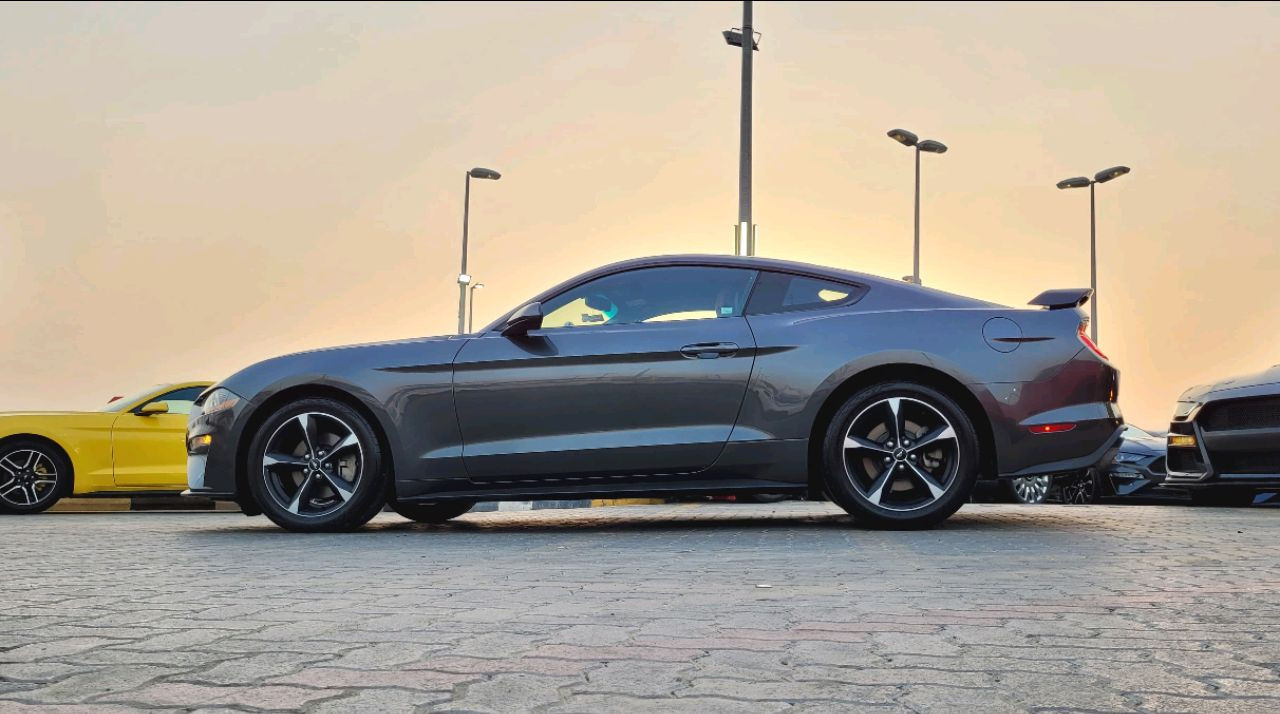 Ford Mustang - Image 6