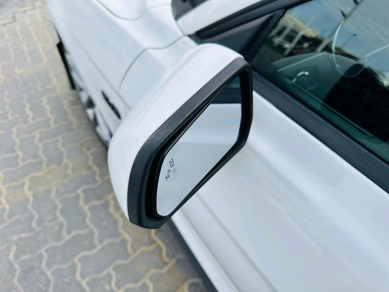 Ford Mustang - Image 11