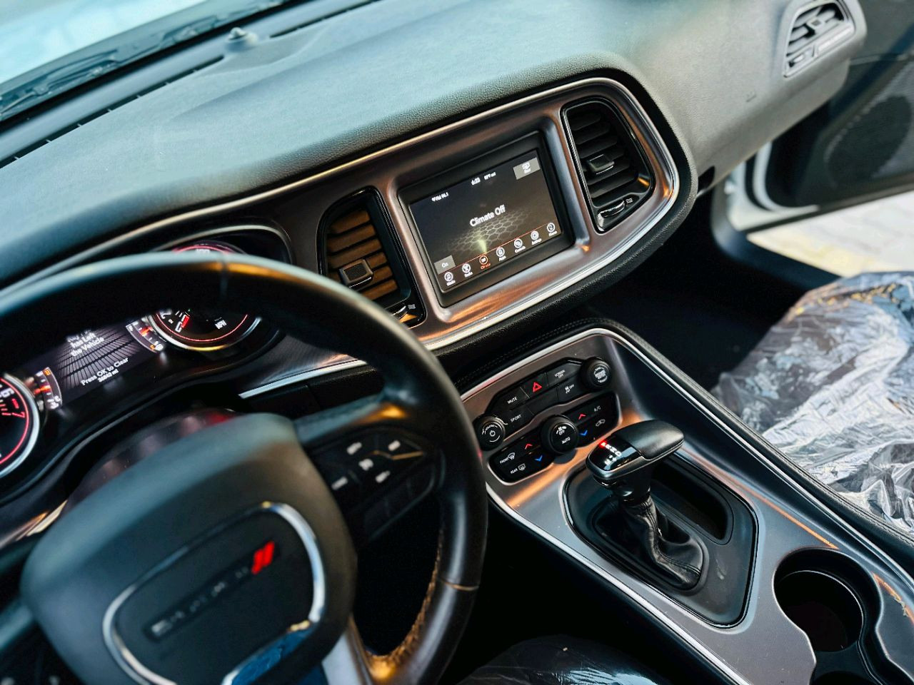 Dodge Challenger - Image 11