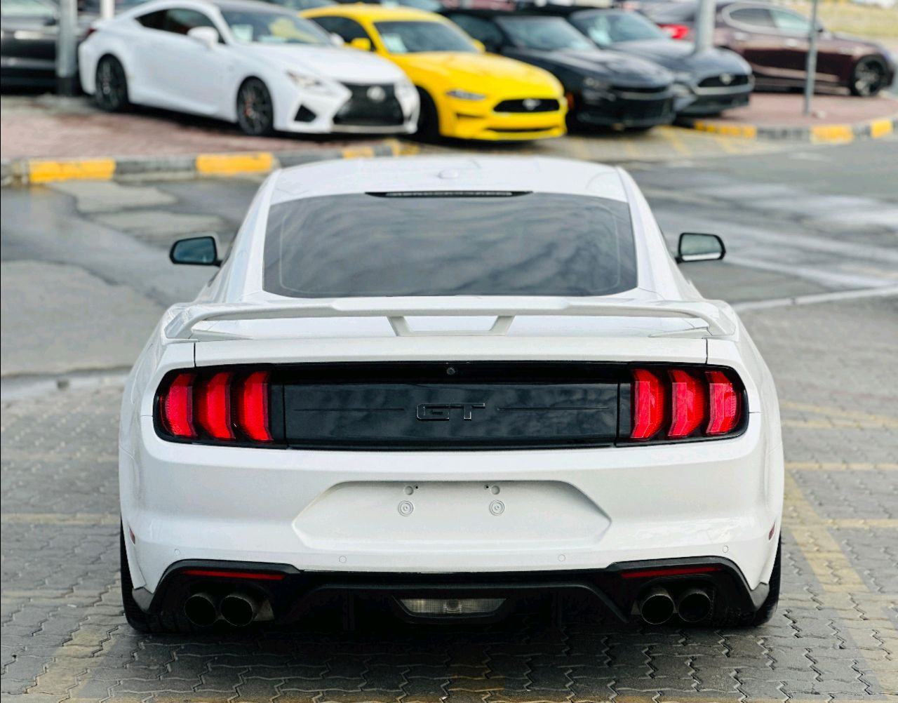 Ford Mustang - Image 2