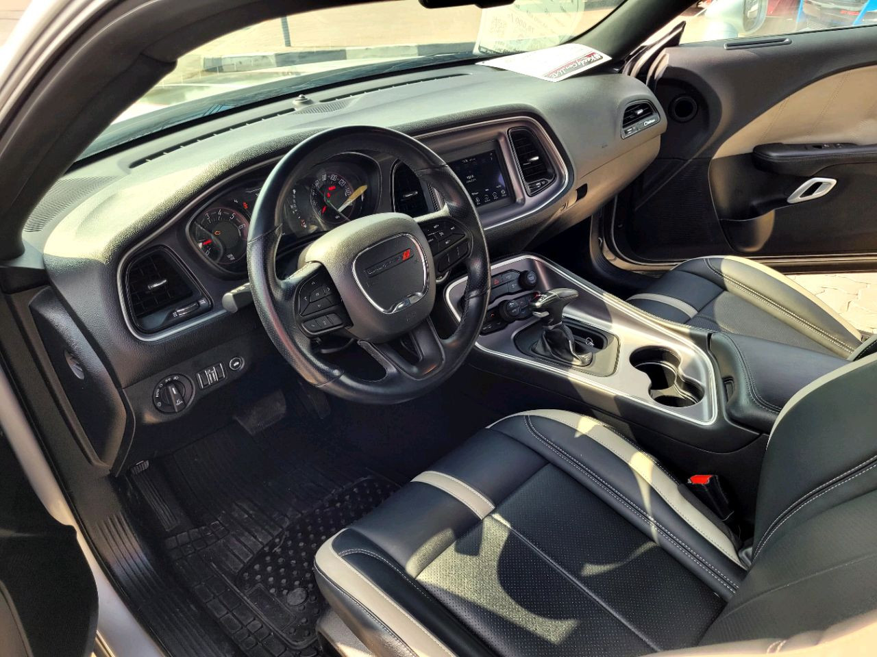 Dodge Challenger - Image 8