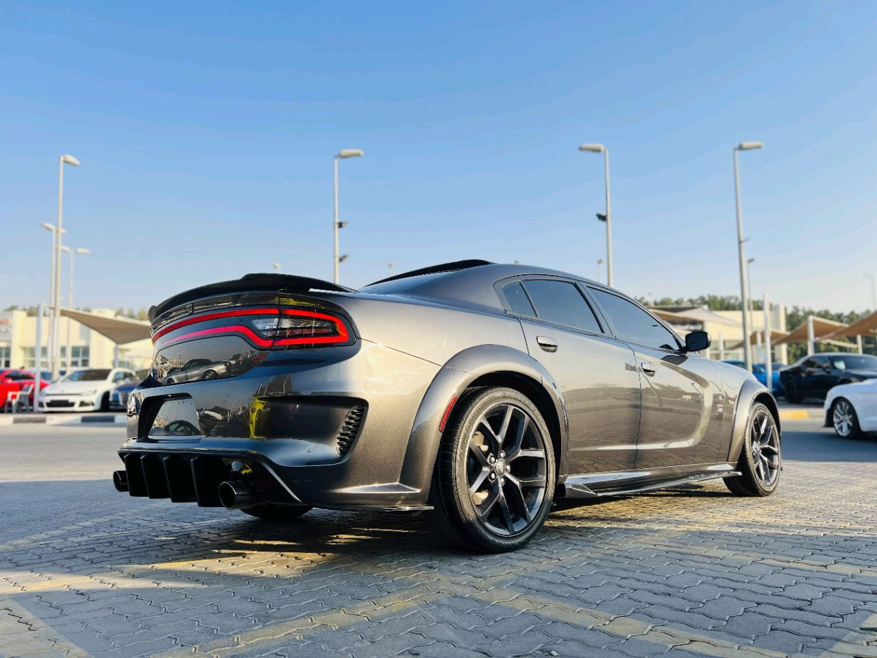 Dodge Charger - Image 9