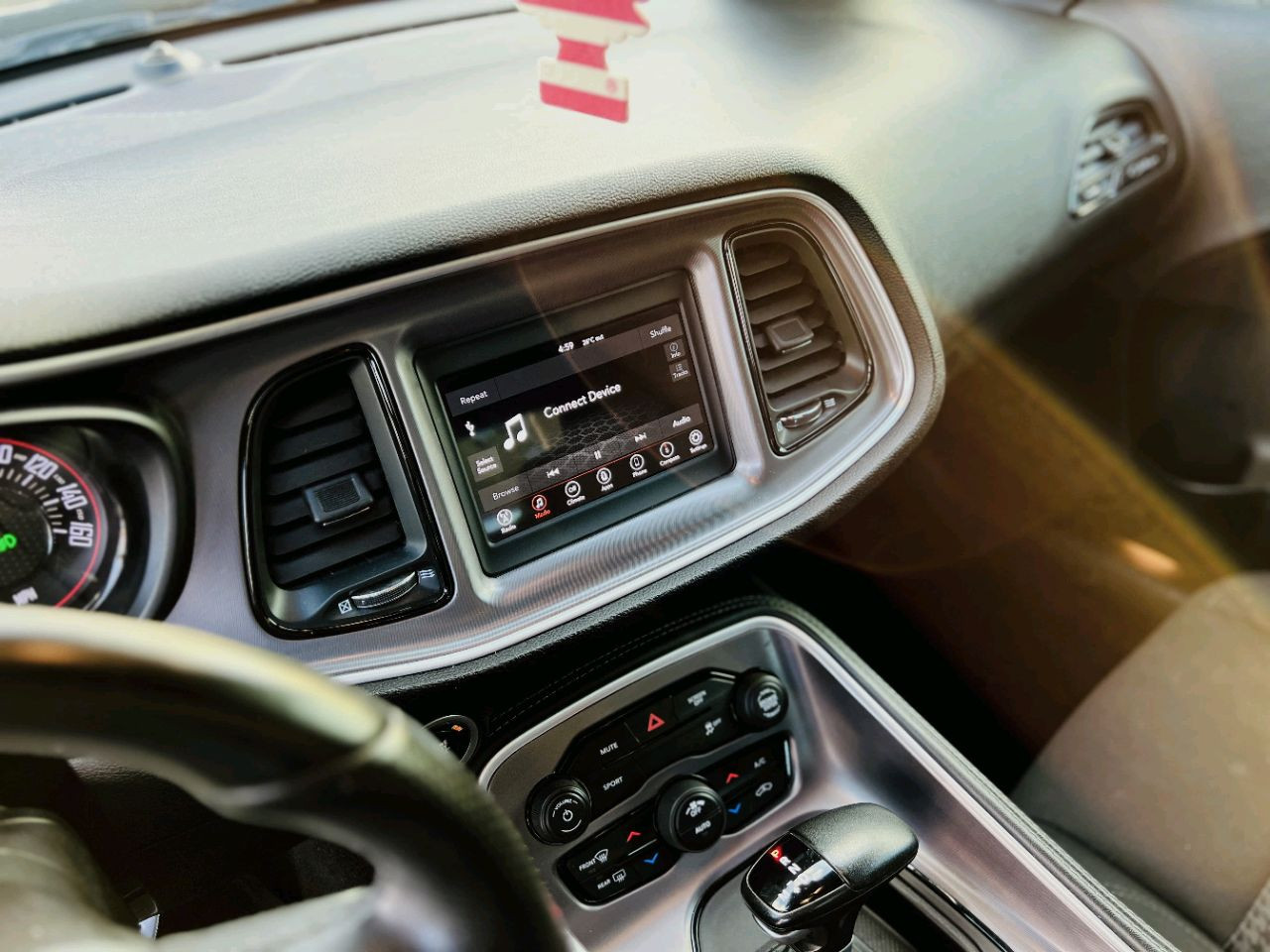 Dodge Challenger - Image 12