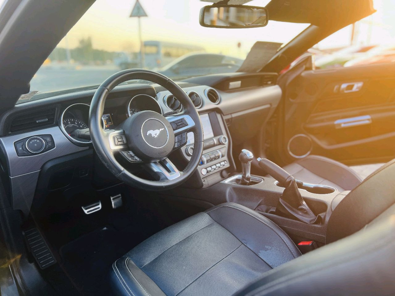 Ford Mustang - Image 10