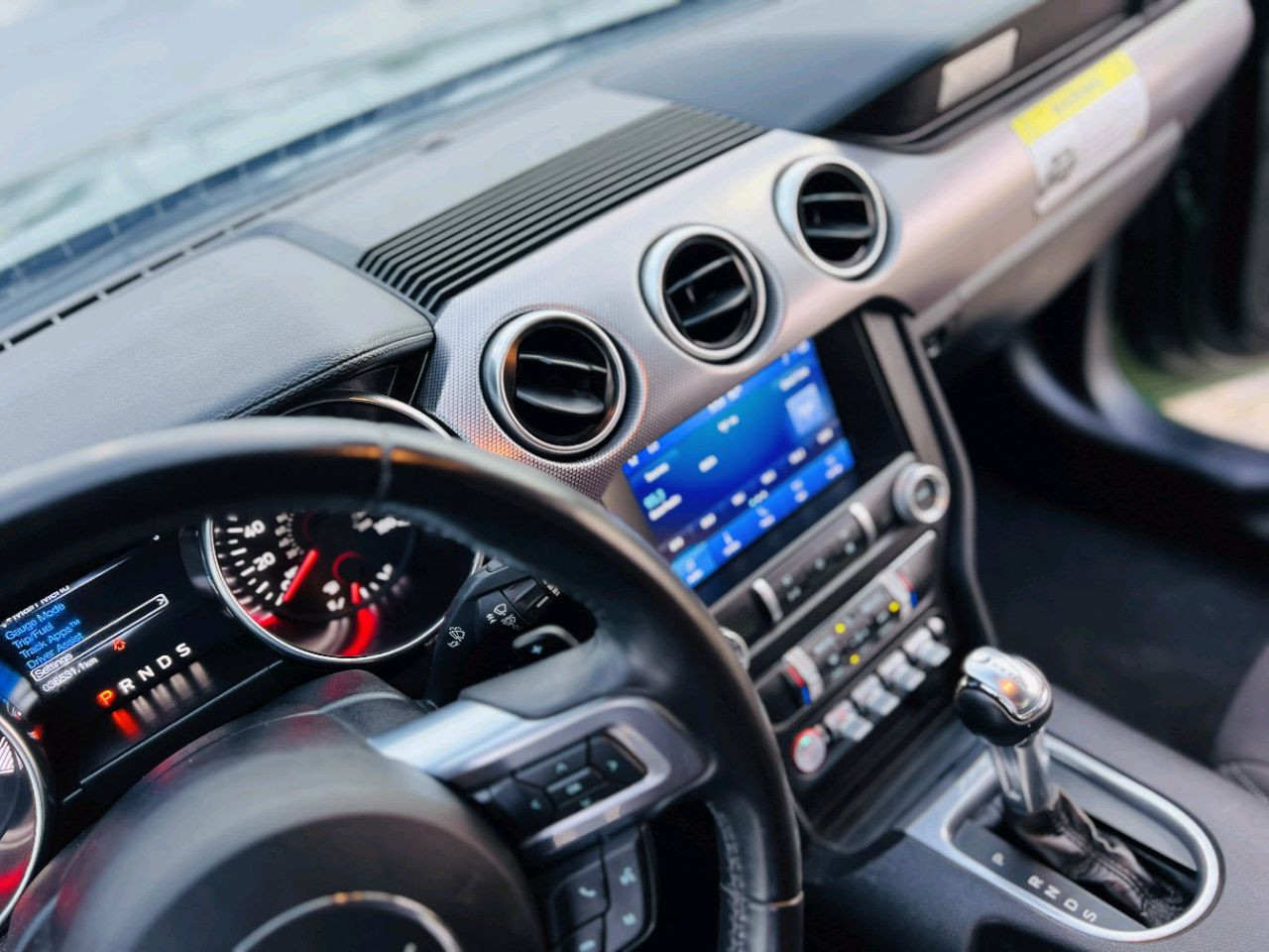 Ford Mustang - Image 11