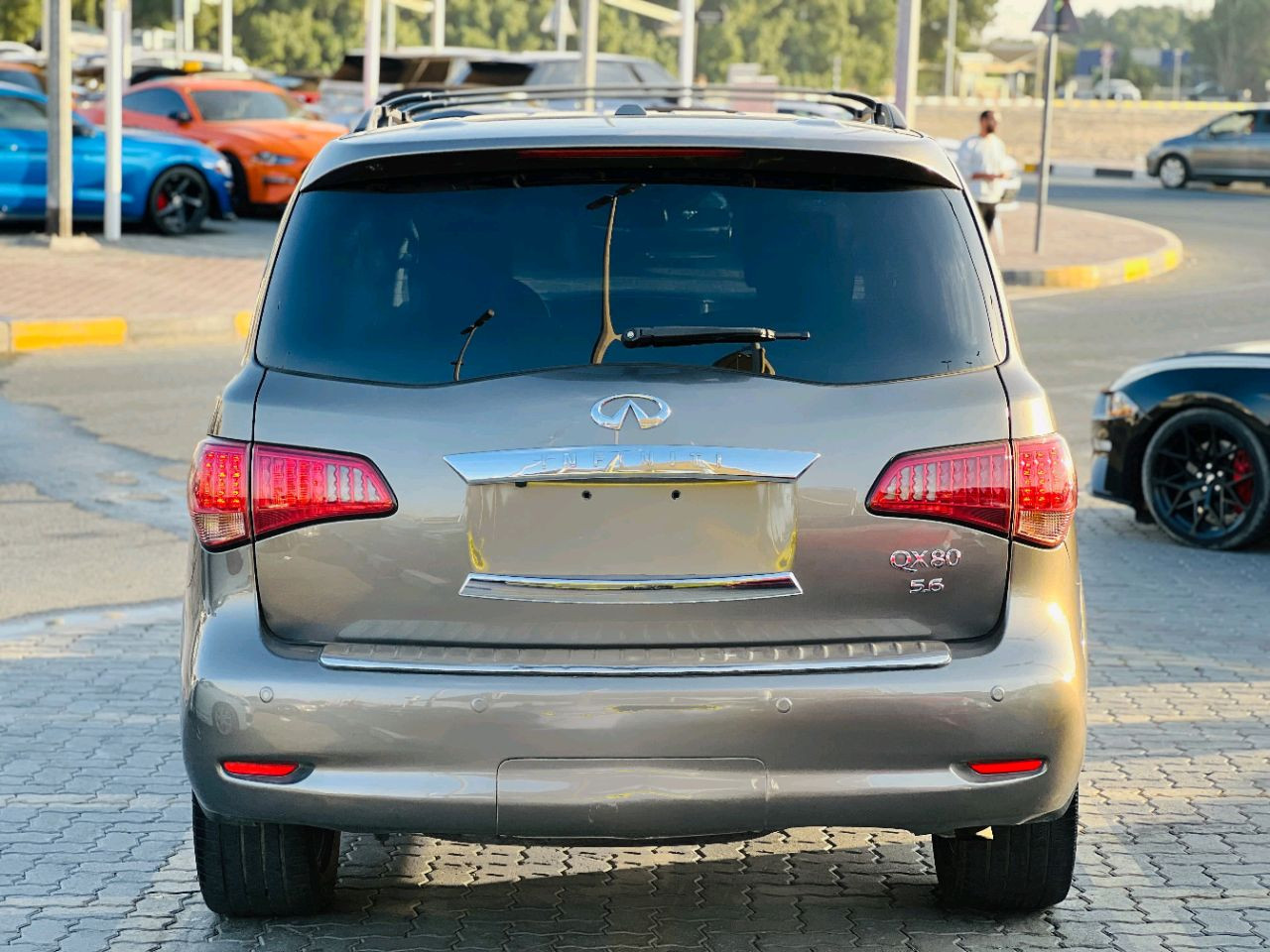 Infiniti QX80 - Image 2