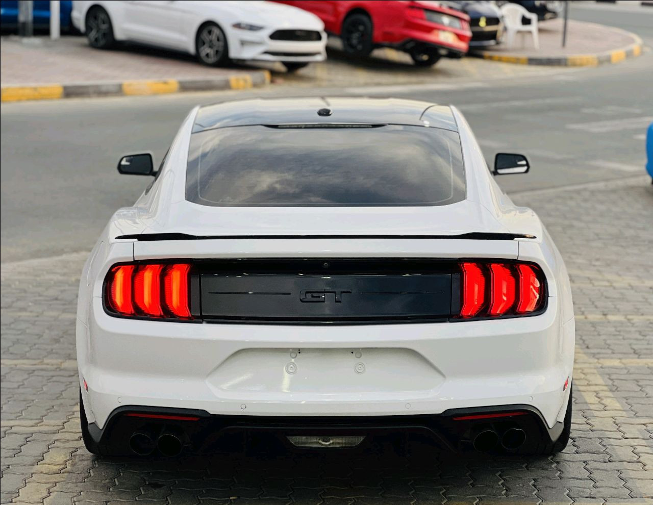 Ford Mustang - Image 8