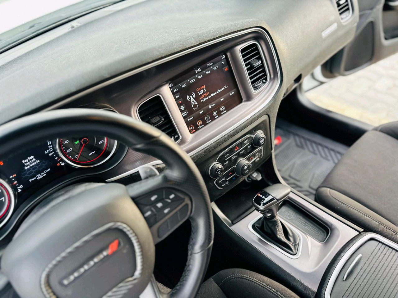 Dodge Charger - Image 11