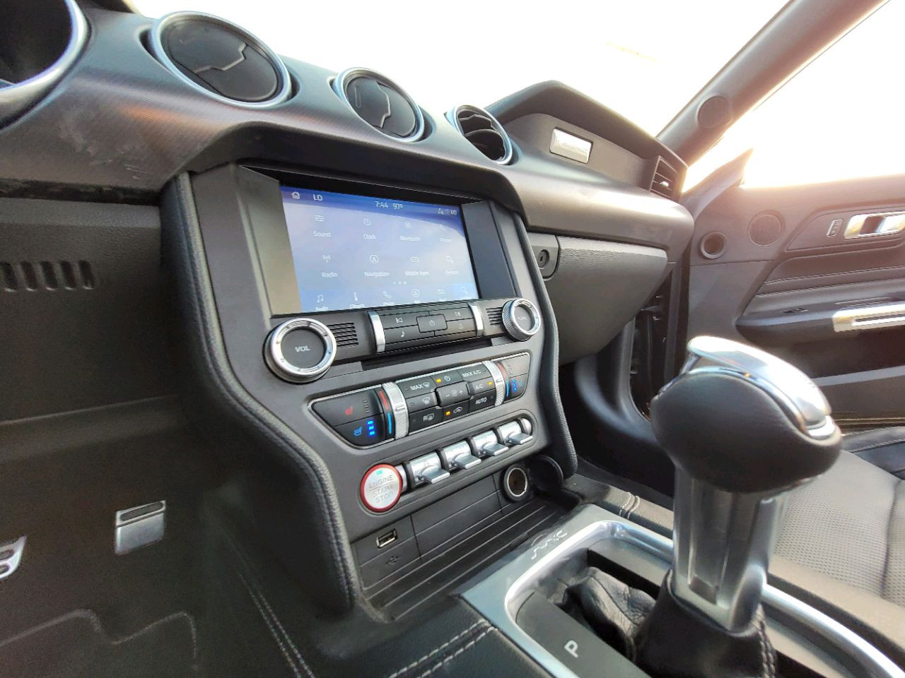 Ford Mustang - Image 12
