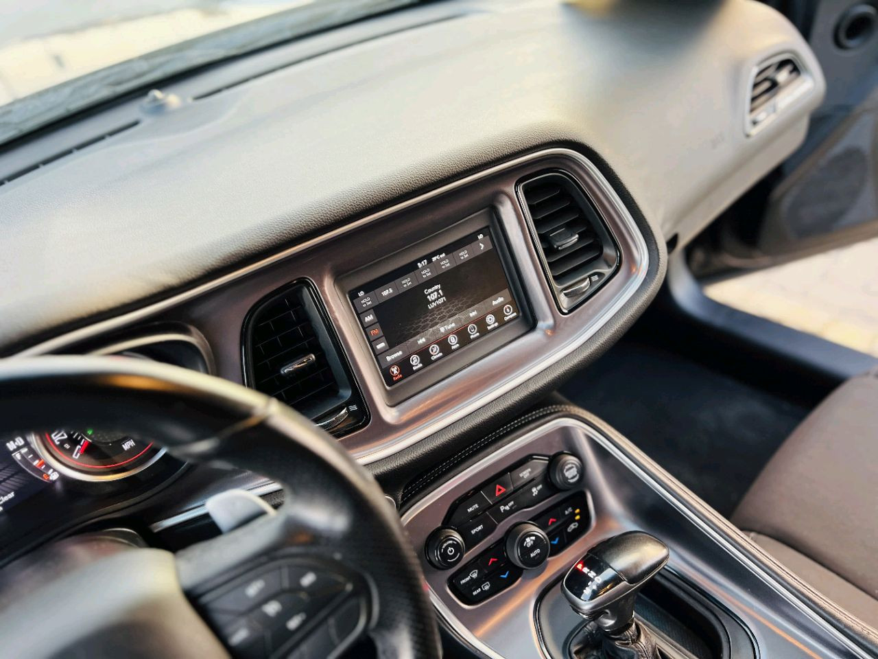 Dodge Challenger - Image 10