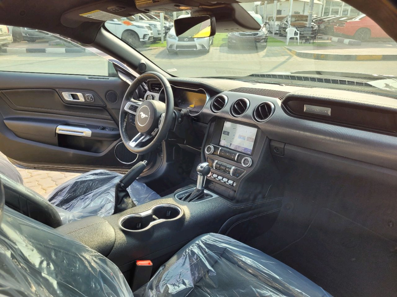 Ford Mustang - Image 10
