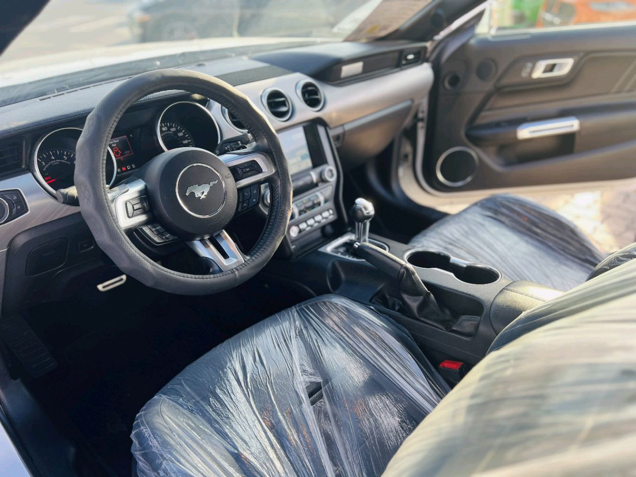 Ford Mustang - Image 14